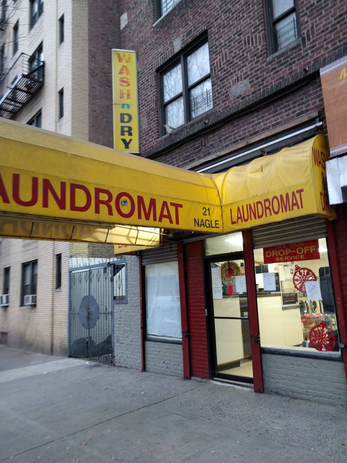 Photo of Skweeky Kleen Laundromat in New York City, New York, United States - 1 Picture of Point of interest, Establishment, Laundry