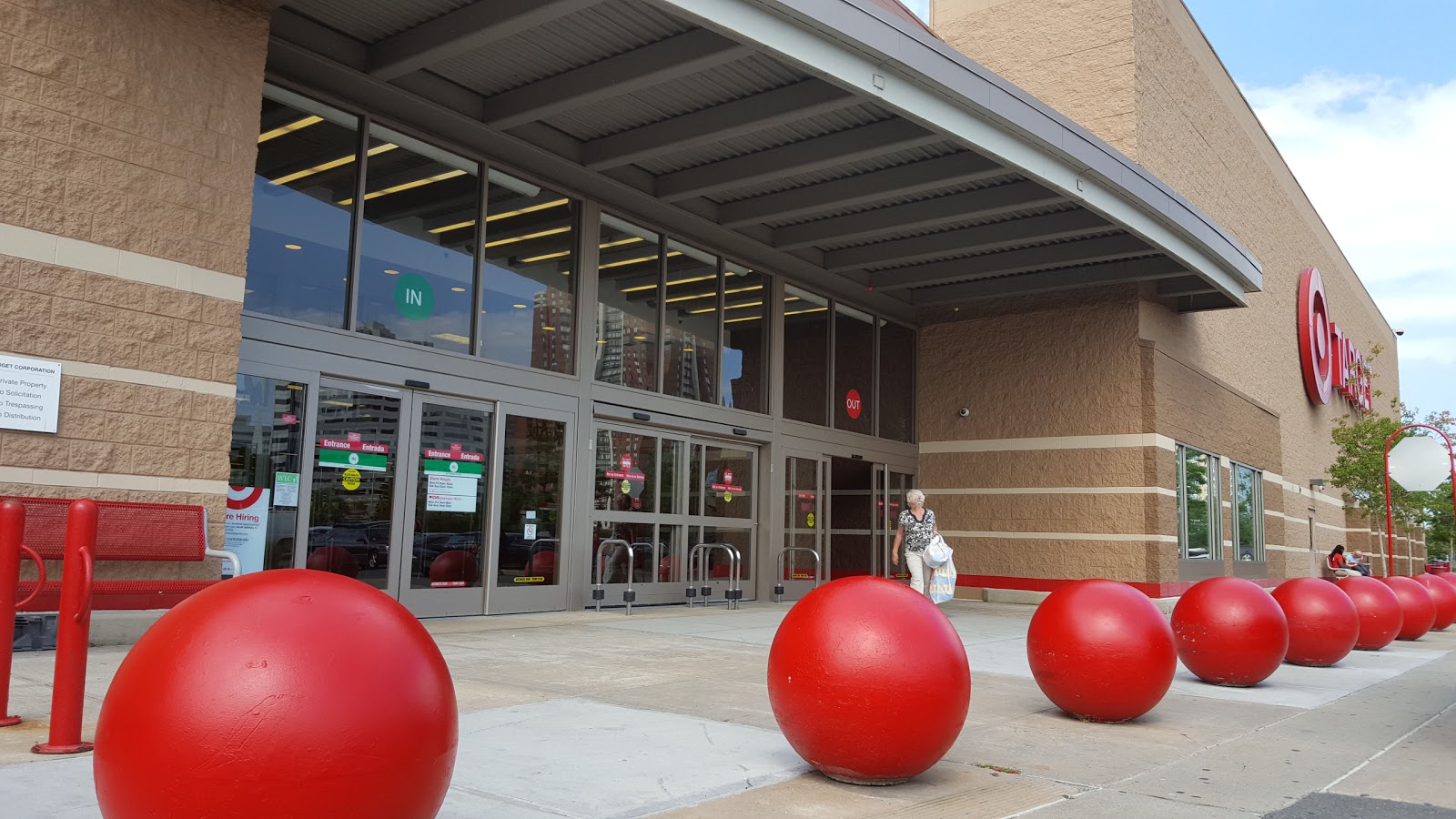 Photo of Target in Jersey City, New Jersey, United States - 3 Picture of Point of interest, Establishment, Store, Home goods store, Clothing store, Electronics store, Furniture store, Department store