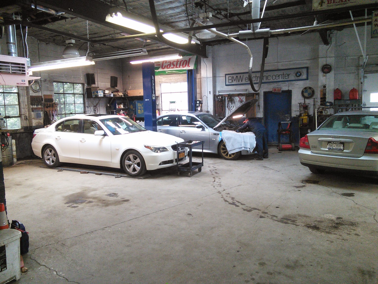 Photo of Automotive Workshop in Great Neck City, New York, United States - 5 Picture of Point of interest, Establishment, Car repair