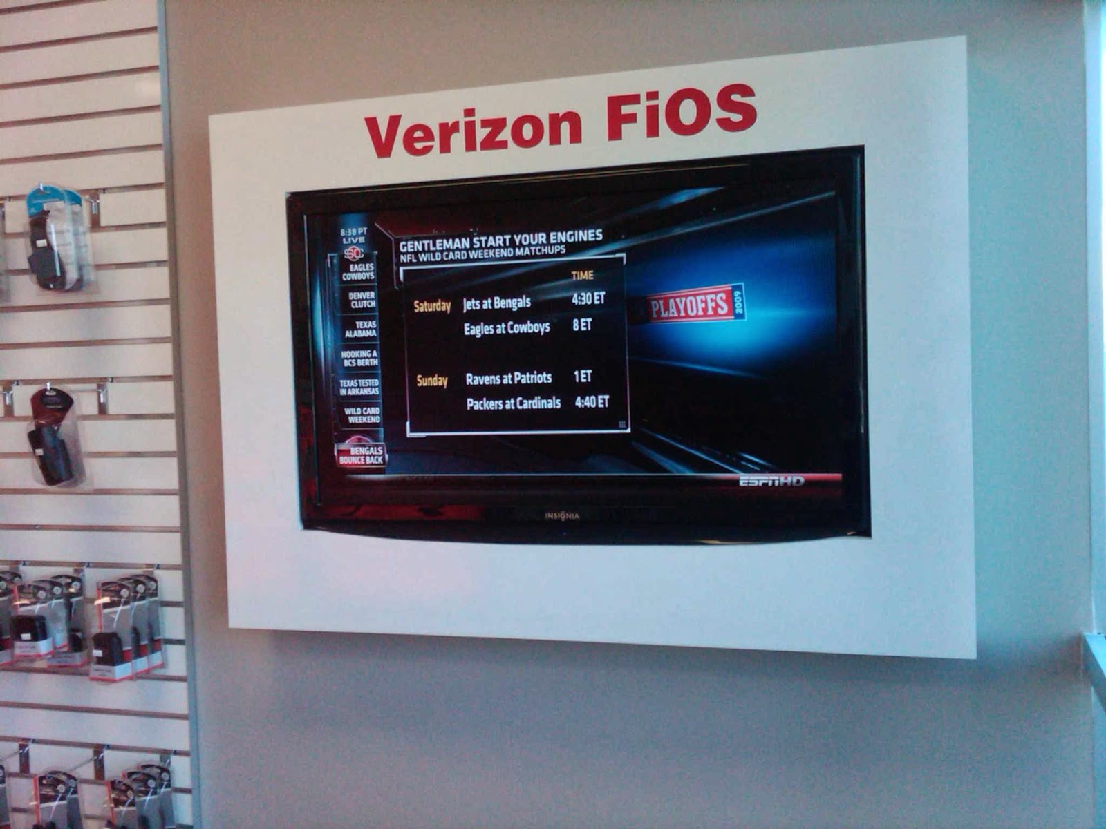 Photo of Wireless World of Emerson Premium Verizon Dealer in Emerson City, New Jersey, United States - 8 Picture of Point of interest, Establishment, Store, Electronics store