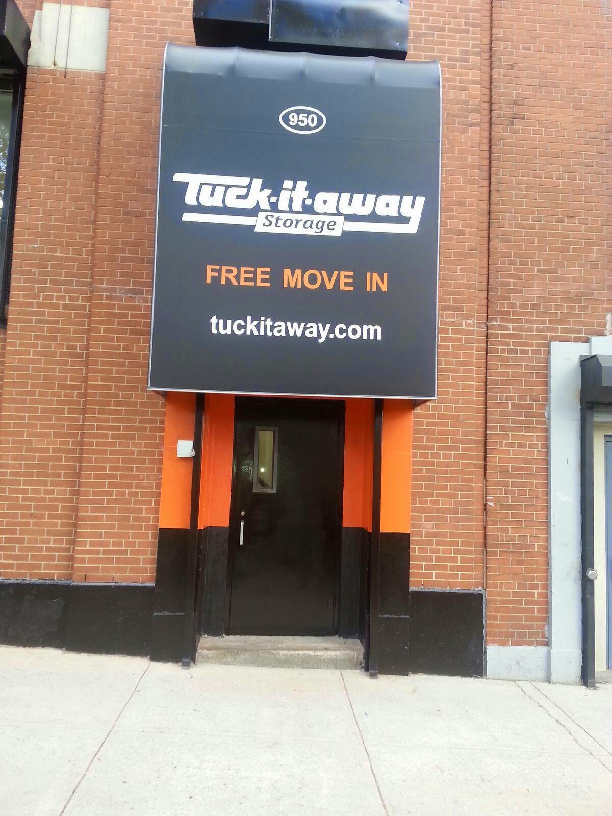 Photo of Tuck-It-Away Self-Storage in Bronx City, New York, United States - 4 Picture of Point of interest, Establishment, Store, Moving company, Storage