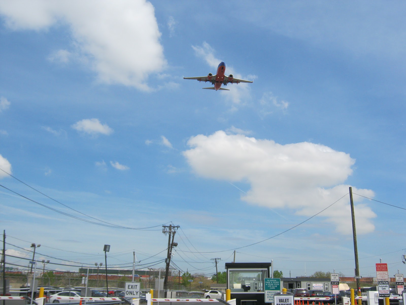 Photo of Newark Airport Long Term Parking in Newark City, New Jersey, United States - 2 Picture of Point of interest, Establishment, Airport, Parking