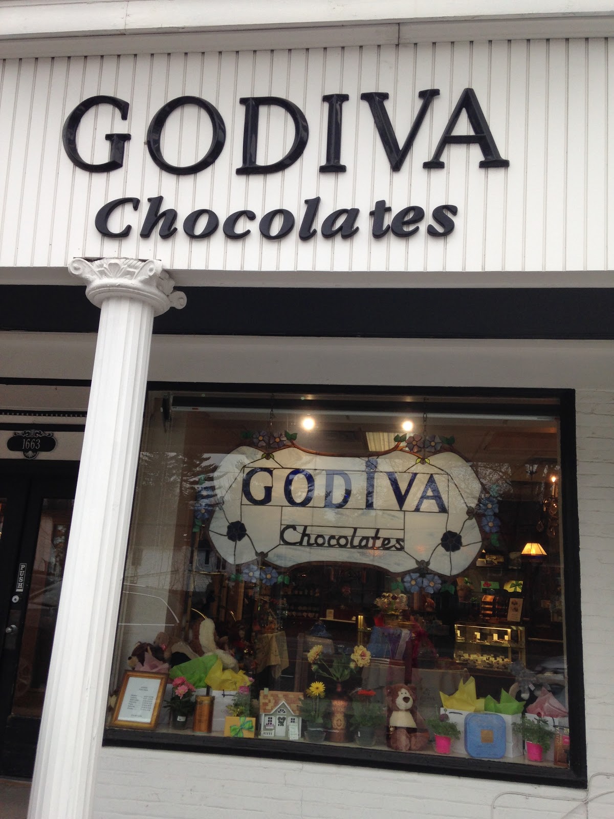 Photo of Godiva Manhasset in Manhasset City, New York, United States - 5 Picture of Food, Point of interest, Establishment, Store