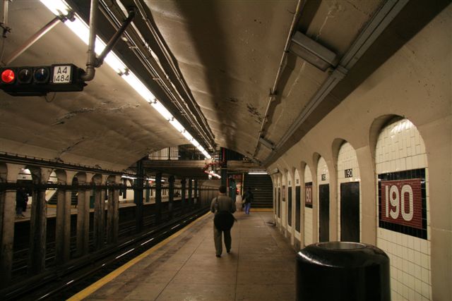 Photo of 190 St in New York City, New York, United States - 9 Picture of Point of interest, Establishment, Transit station, Subway station