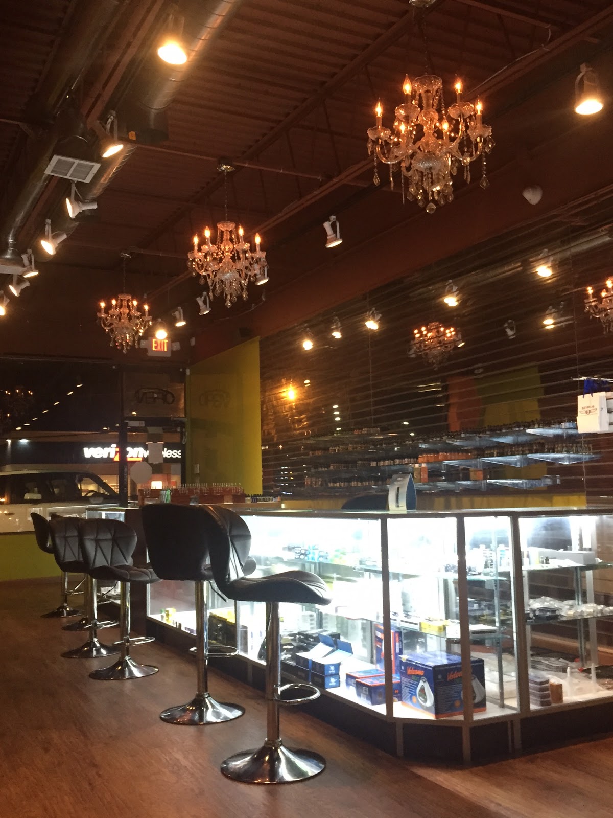 Photo of Stratus Vapor Lounge in Carle Place City, New York, United States - 2 Picture of Point of interest, Establishment, Store