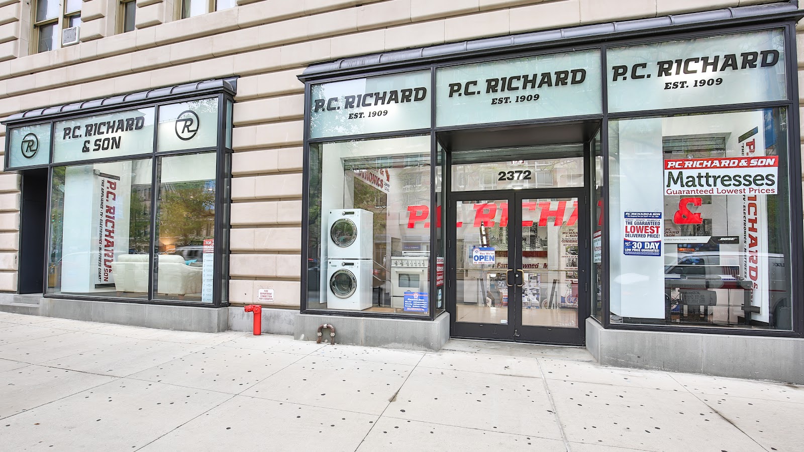 Photo of P.C. Richard & Son in New York City, New York, United States - 3 Picture of Point of interest, Establishment, Store, Home goods store, Electronics store, Furniture store