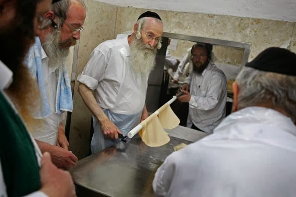 Photo of Lubavitch Matzah Bakery in Brooklyn City, New York, United States - 9 Picture of Food, Point of interest, Establishment, Store, Grocery or supermarket, Bakery