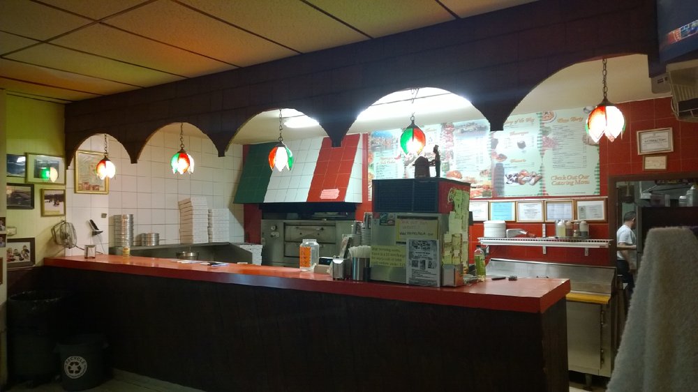 Photo of Ralph’s Italian Restaurant and Pizzeria in East Rutherford City, New Jersey, United States - 1 Picture of Restaurant, Food, Point of interest, Establishment