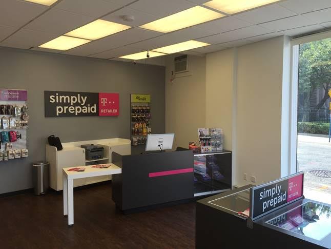 Photo of T-Mobile Simply Prepaid in Hackensack City, New Jersey, United States - 6 Picture of Point of interest, Establishment, Store