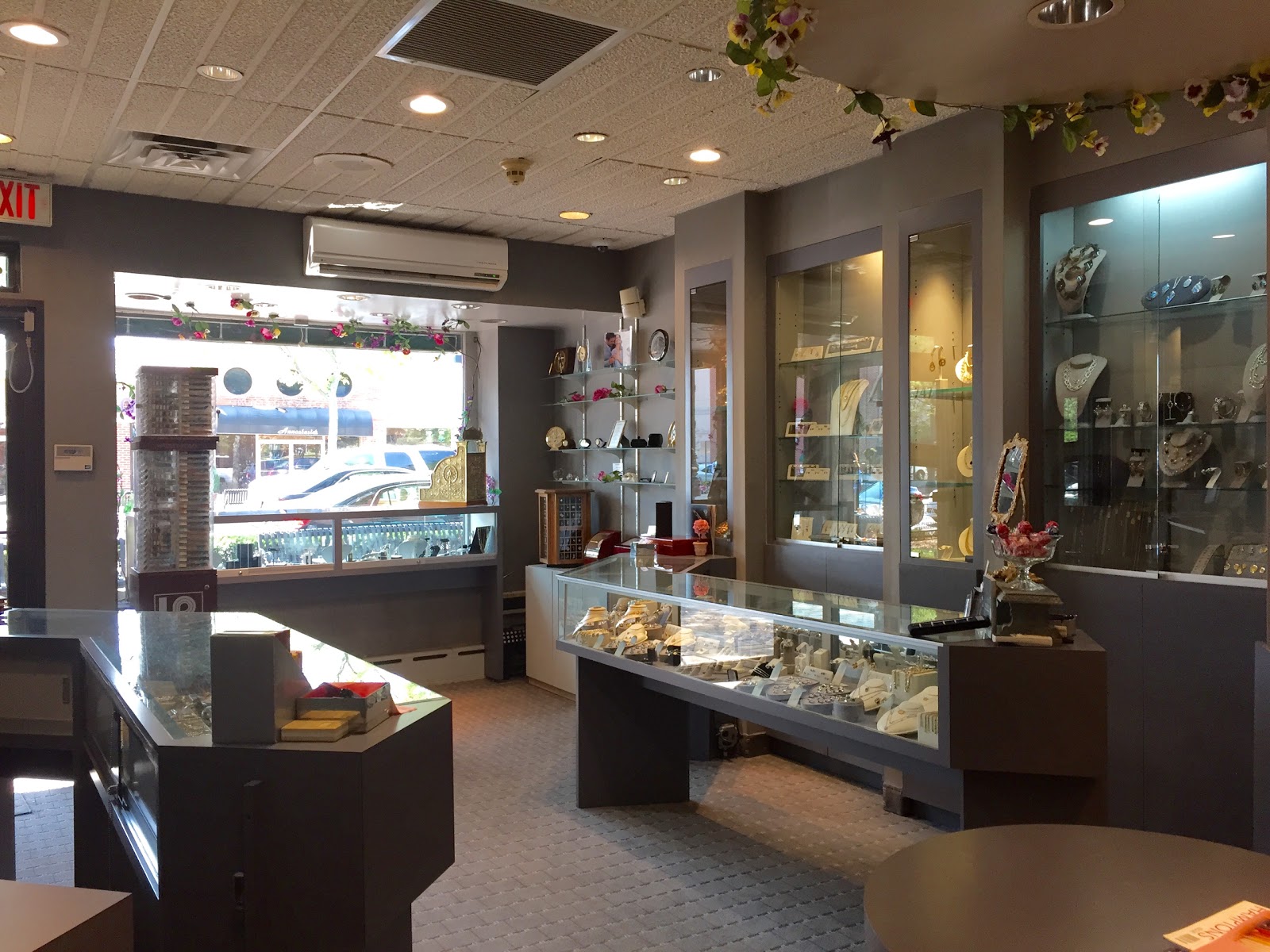 Photo of Le Joaillier Fine Jewelry in Garden City, New York, United States - 4 Picture of Point of interest, Establishment, Store, Jewelry store