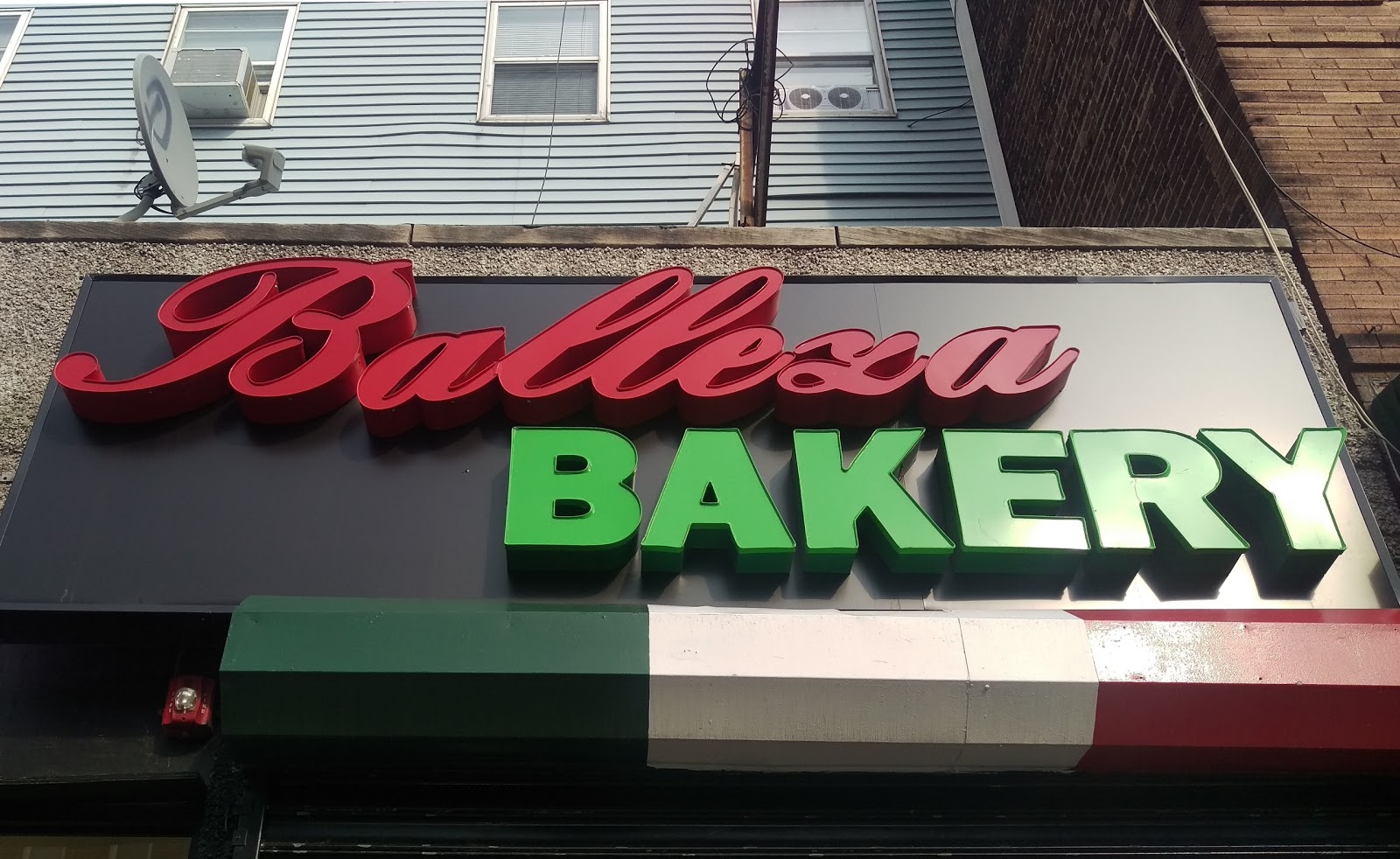 Photo of Balleza Bakery in West New York City, New Jersey, United States - 1 Picture of Food, Point of interest, Establishment, Store, Bakery