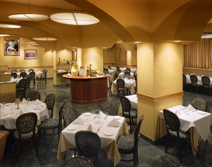 Photo of La Reggia Restaurant & Banquets in Secaucus City, New Jersey, United States - 2 Picture of Restaurant, Food, Point of interest, Establishment, Bar, Night club