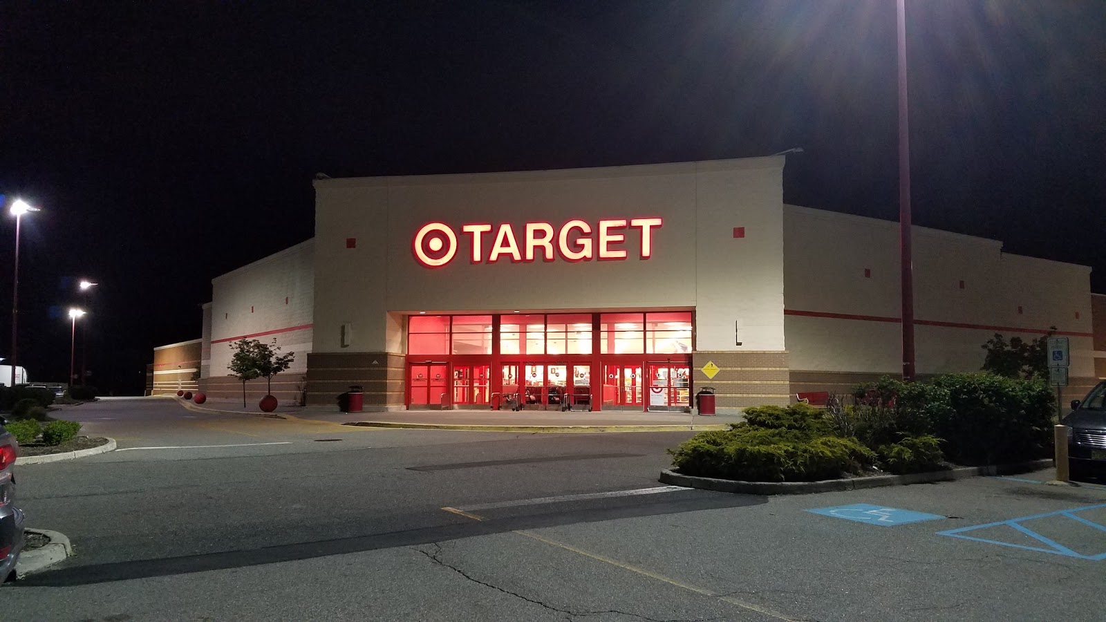 Photo of Target in Hackensack City, New Jersey, United States - 1 Picture of Point of interest, Establishment, Store, Home goods store, Clothing store, Electronics store, Furniture store, Department store