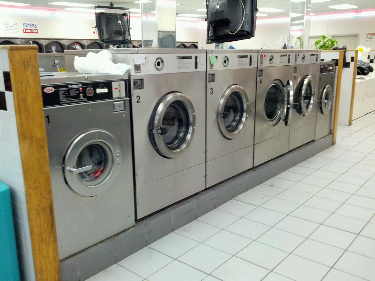 Photo of Laundry Plus in Carteret City, New Jersey, United States - 1 Picture of Point of interest, Establishment, Laundry
