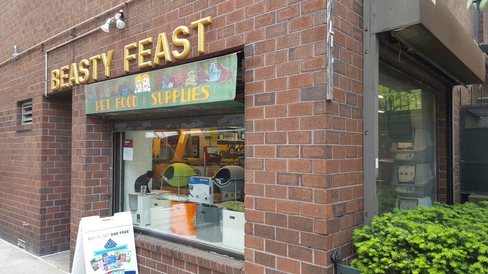 Photo of Beasty Feast (630 Hudson St) in New York City, New York, United States - 1 Picture of Point of interest, Establishment, Store, Pet store