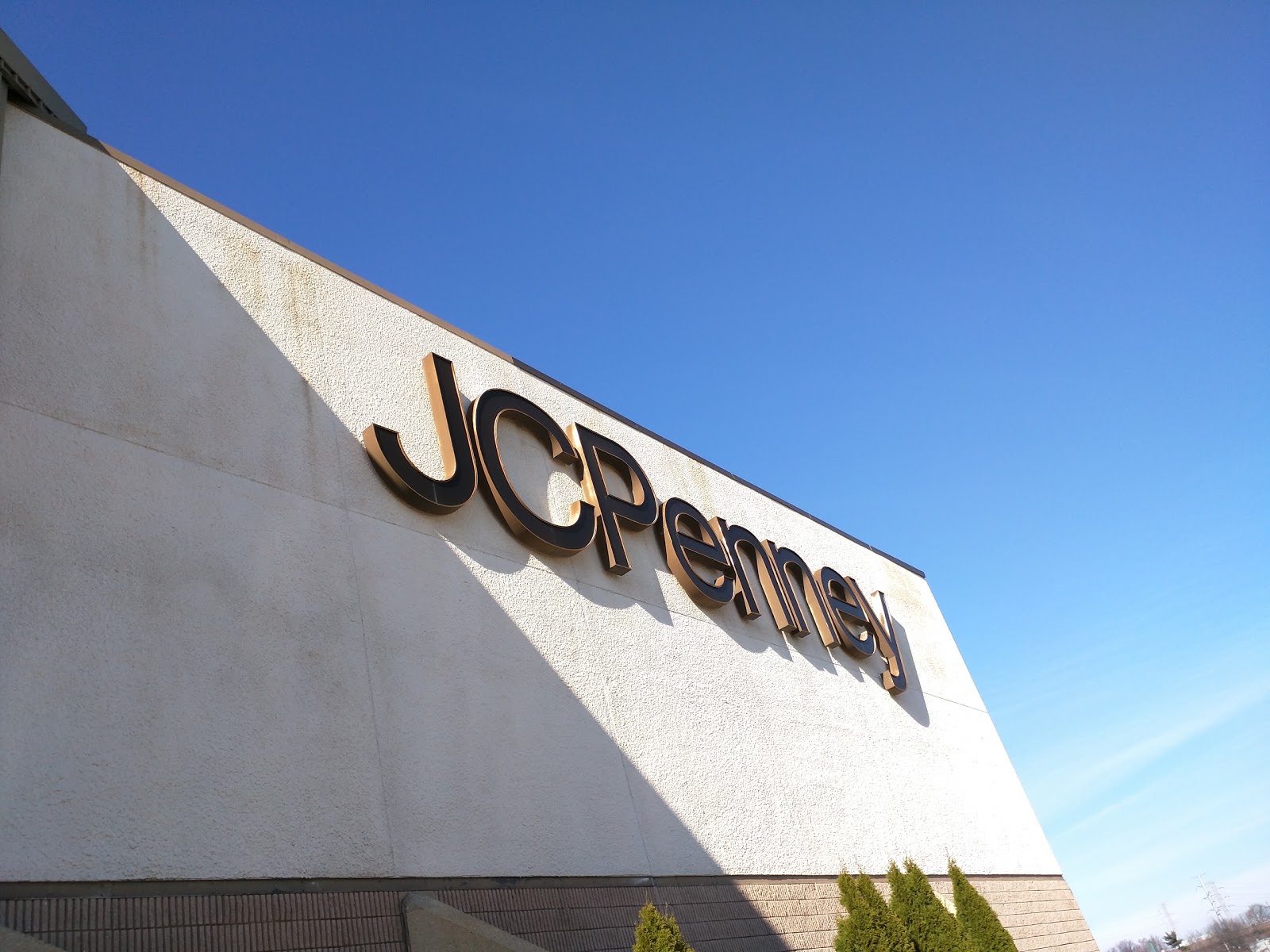 Photo of JCPenney in Woodbridge Township City, New Jersey, United States - 1 Picture of Point of interest, Establishment, Store, Jewelry store, Home goods store, Clothing store, Furniture store, Shoe store, Department store