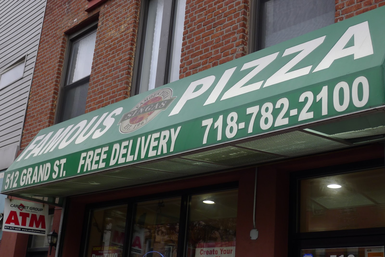 Photo of Singas Famous Pizza & Grill in Kings County City, New York, United States - 5 Picture of Restaurant, Food, Point of interest, Establishment, Meal takeaway, Meal delivery