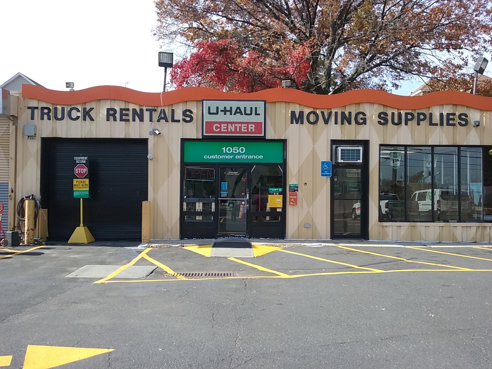 Photo of U-Haul of Staten Island in Richmond City, New York, United States - 1 Picture of Point of interest, Establishment, Store, Moving company, Storage