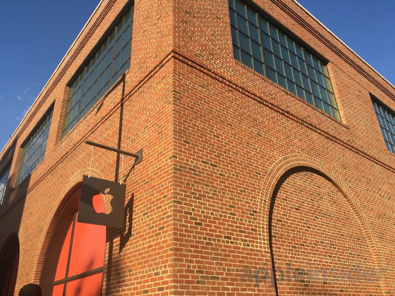 Photo of Apple Williamsburg in Brooklyn City, New York, United States - 4 Picture of Point of interest, Establishment, Store, Electronics store