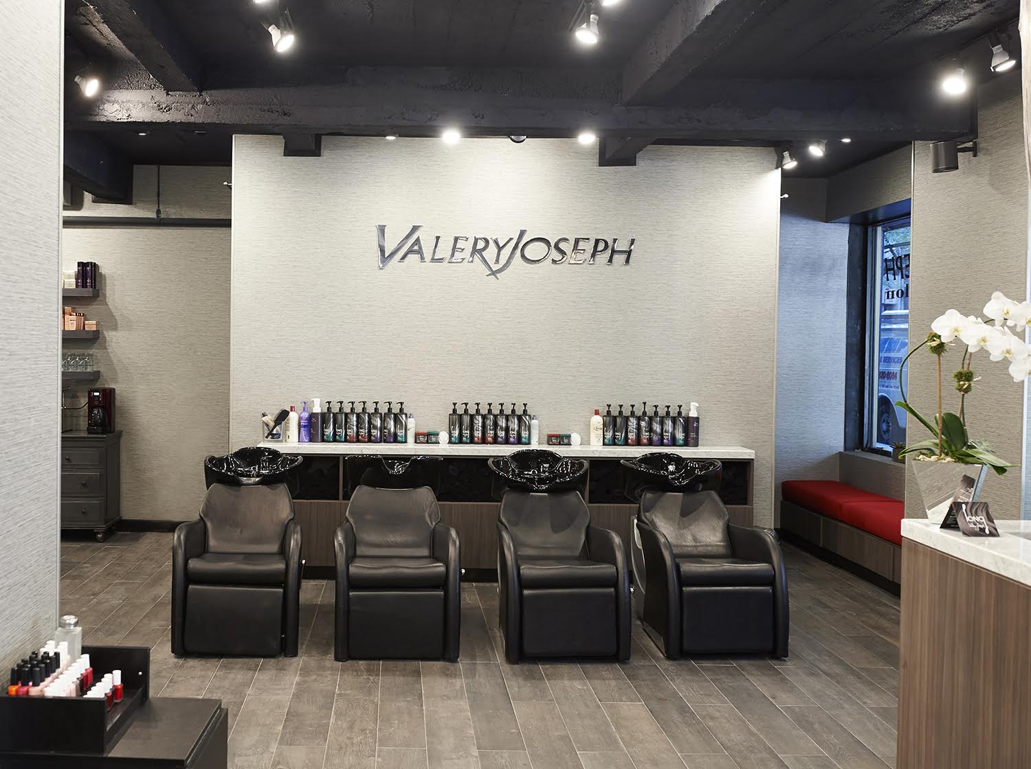 Photo of Valery Joseph Salon in new yro City, New York, United States - 3 Picture of Point of interest, Establishment, Store, Clothing store, Beauty salon, Hair care