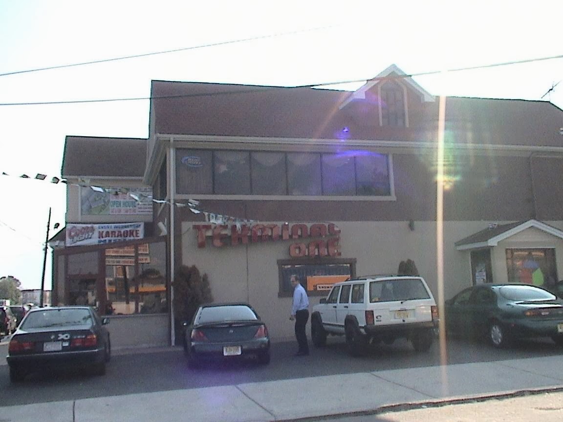 Photo of terminal one sports bar in Elizabeth City, New Jersey, United States - 1 Picture of Restaurant, Food, Point of interest, Establishment, Bar