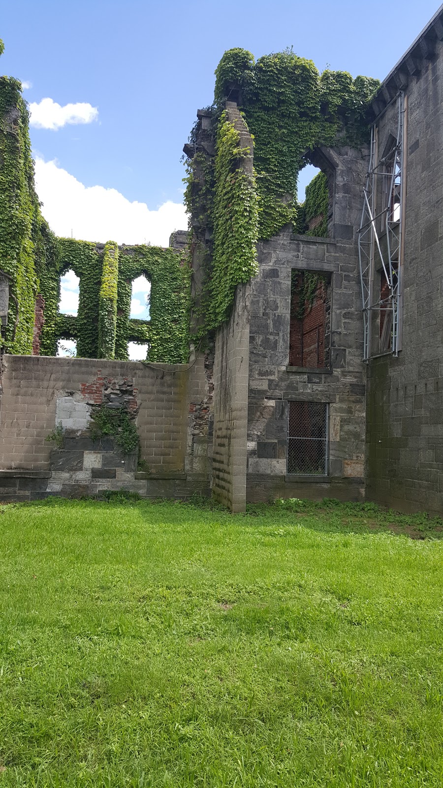 Photo of Smallpox Memorial Hospital in New York City, New York, United States - 10 Picture of Point of interest, Establishment, Hospital