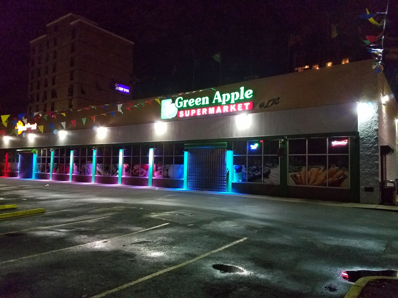 Photo of Green Apple Supermarket in New York City, New York, United States - 3 Picture of Food, Point of interest, Establishment, Store, Grocery or supermarket