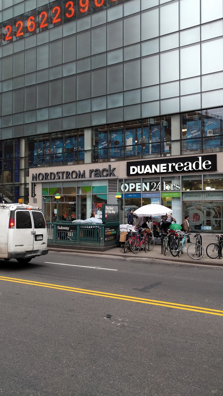 Photo of Duane Reade in New York City, New York, United States - 4 Picture of Food, Point of interest, Establishment, Store, Health, Convenience store, Home goods store, Electronics store