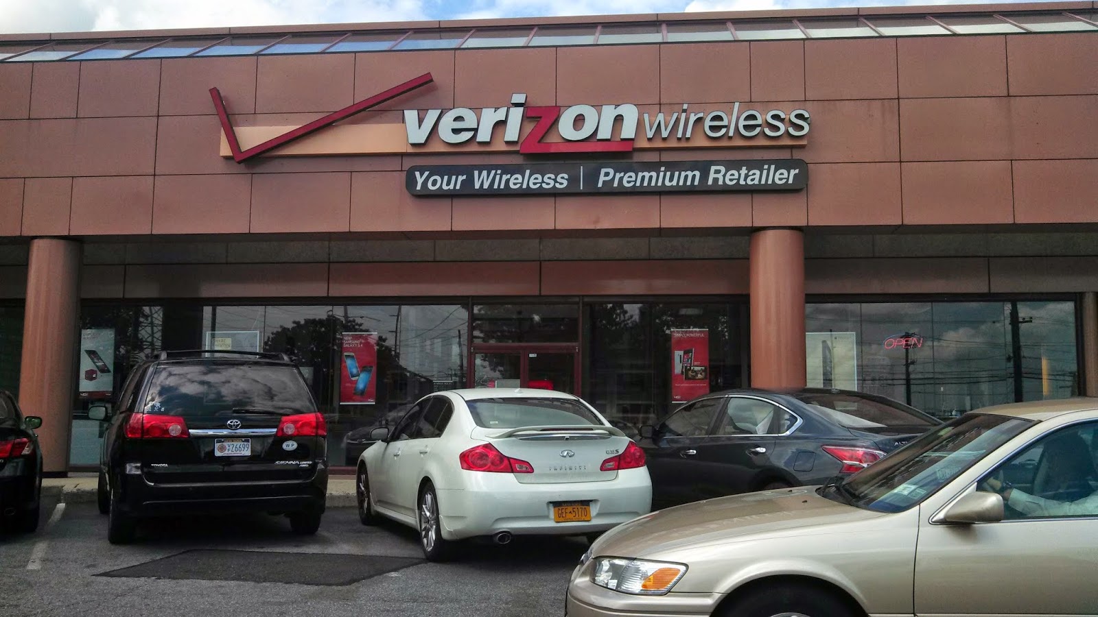 Photo of Garden City Verizon Wireless in Garden City, New York, United States - 1 Picture of Point of interest, Establishment, Store