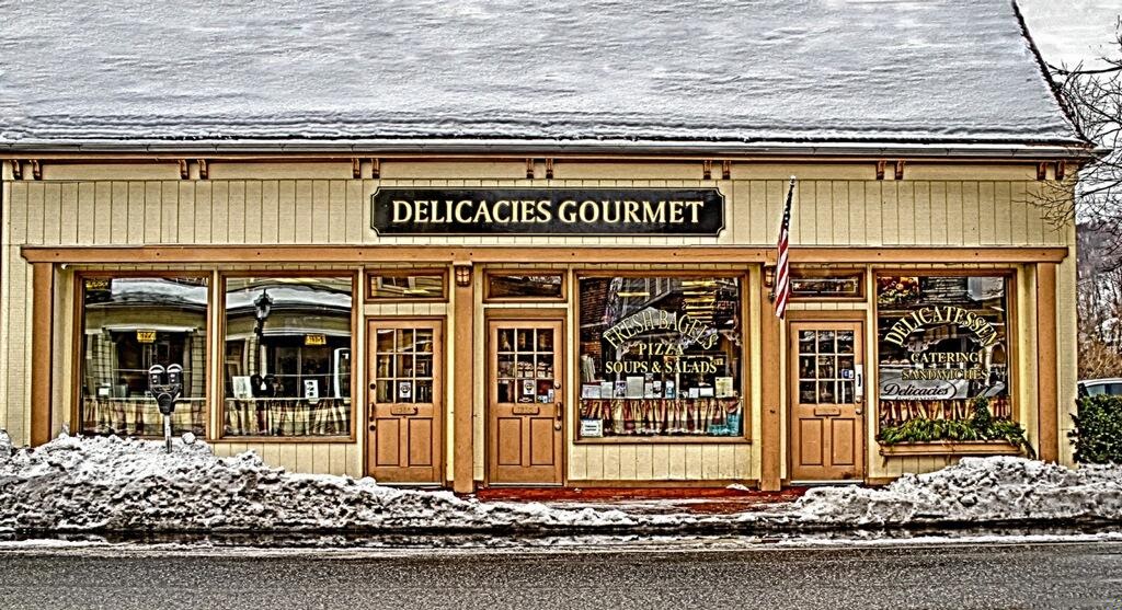 Photo of Delicacies Gourmet Delicatessen & Pizza in Roslyn City, New York, United States - 1 Picture of Restaurant, Food, Point of interest, Establishment, Store, Meal takeaway