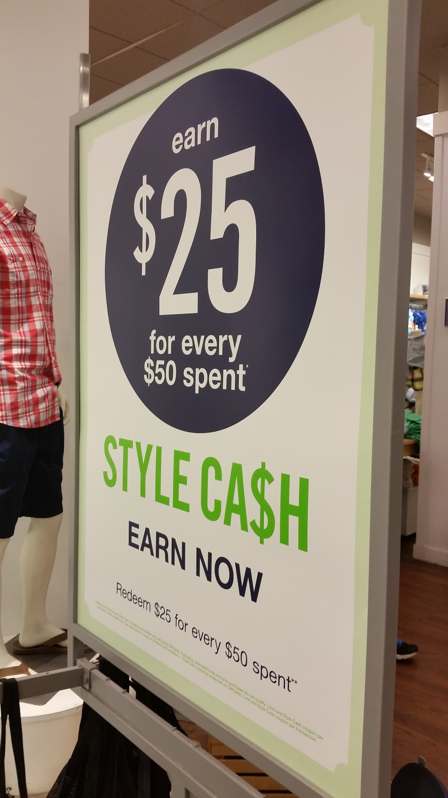 Photo of Gap Outlet in Bronx City, New York, United States - 1 Picture of Point of interest, Establishment, Store, Clothing store