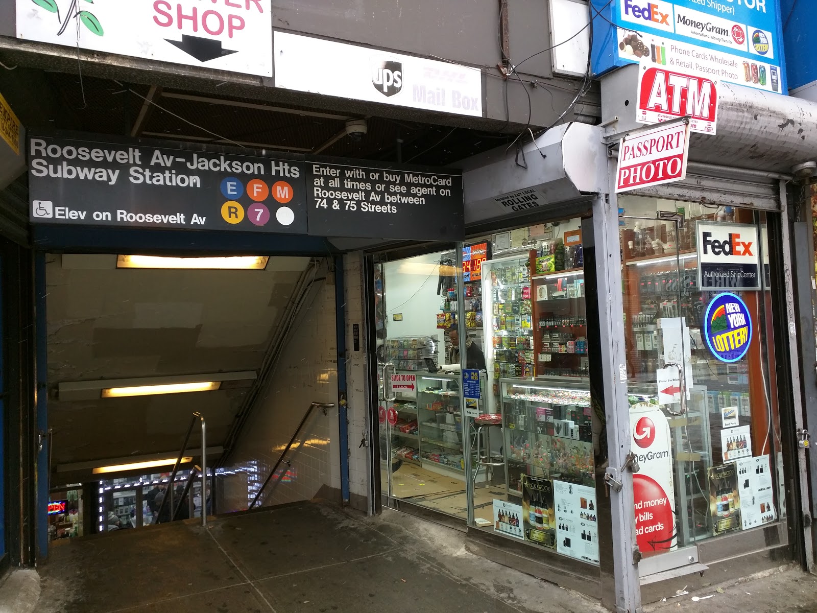 Photo of Mahavir pack and ship in Jackson Heights City, New York, United States - 5 Picture of Point of interest, Establishment, Finance, Store