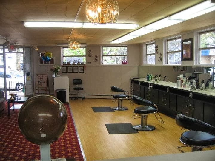 Photo of Hair Trends in Rutherford City, New Jersey, United States - 1 Picture of Point of interest, Establishment, Beauty salon, Hair care