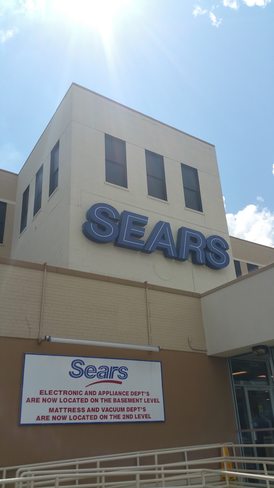 Photo of Sears in Hackensack City, New Jersey, United States - 1 Picture of Point of interest, Establishment, Store, Jewelry store, Home goods store, Clothing store, Electronics store, Furniture store, Shoe store, Department store