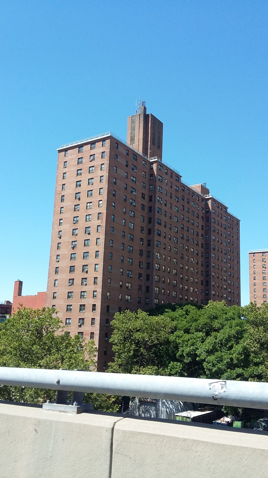 Photo of Williamsburg Bridge in New York City, New York, United States - 10 Picture of Point of interest, Establishment