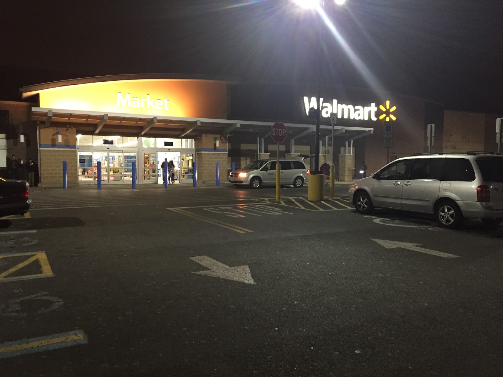 Photo of Walmart Supercenter in Kearny City, New Jersey, United States - 3 Picture of Food, Point of interest, Establishment, Store, Grocery or supermarket, Electronics store, Department store