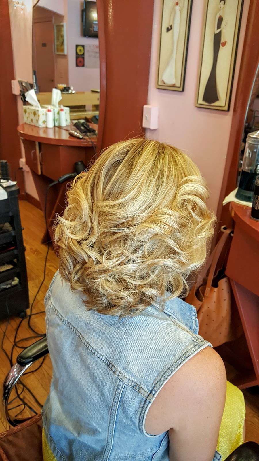 Photo of Richard Chic Hair and Nail in Rutherford City, New Jersey, United States - 8 Picture of Point of interest, Establishment, Beauty salon