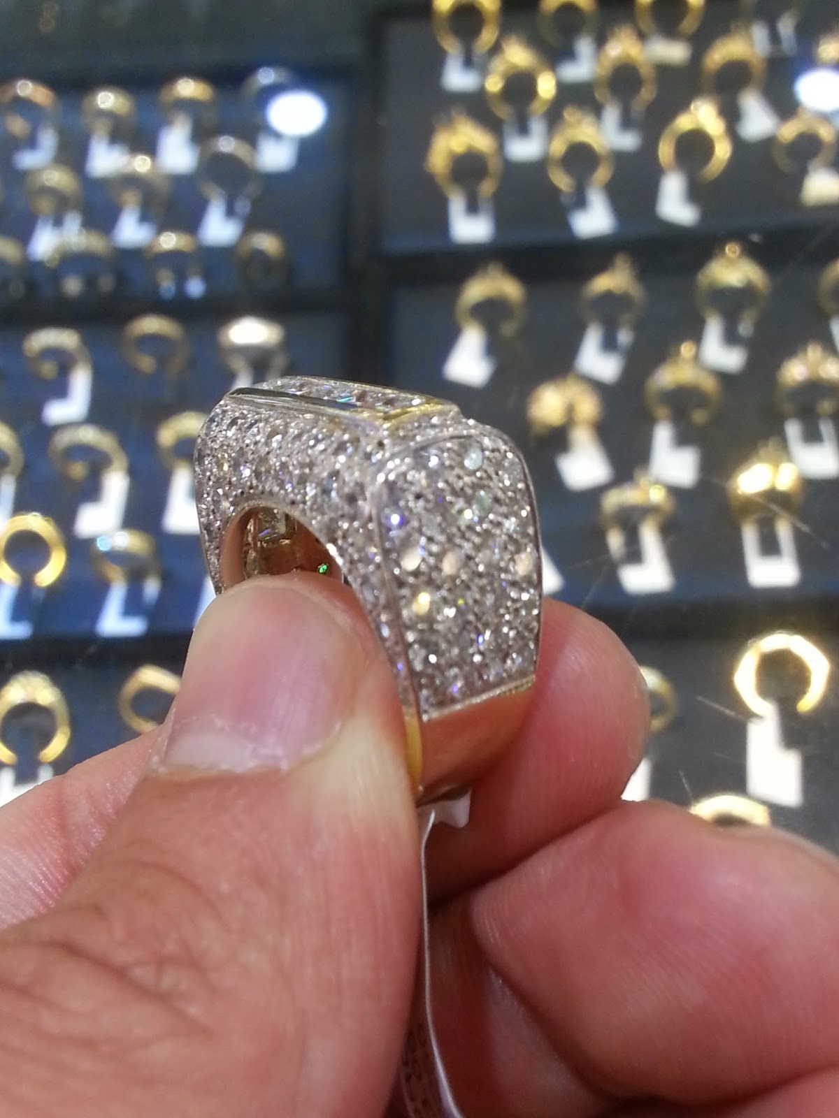 Photo of Star Diamonds in Woodbridge City, New Jersey, United States - 3 Picture of Point of interest, Establishment, Store, Jewelry store