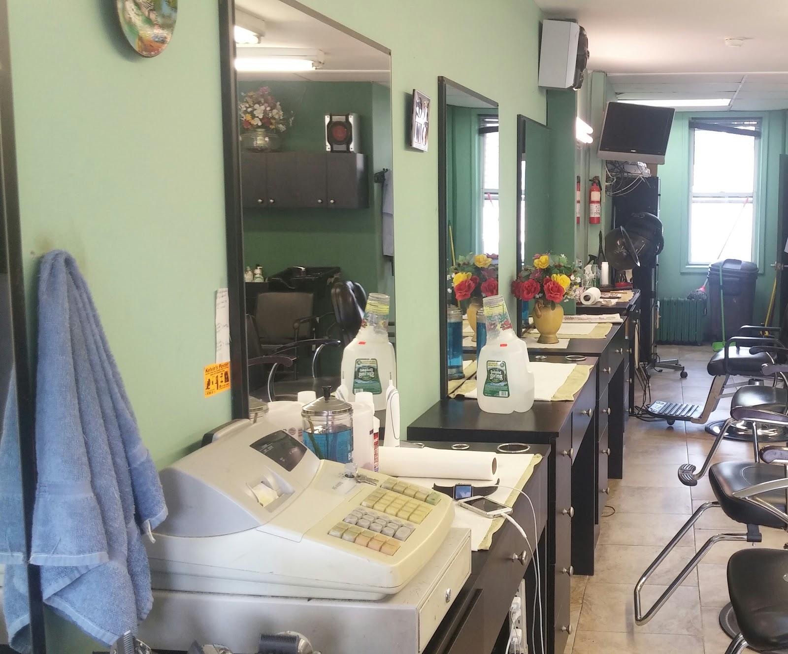 Photo of Leo Unisex Barbershop in North Bergen City, New Jersey, United States - 1 Picture of Point of interest, Establishment, Health, Hair care