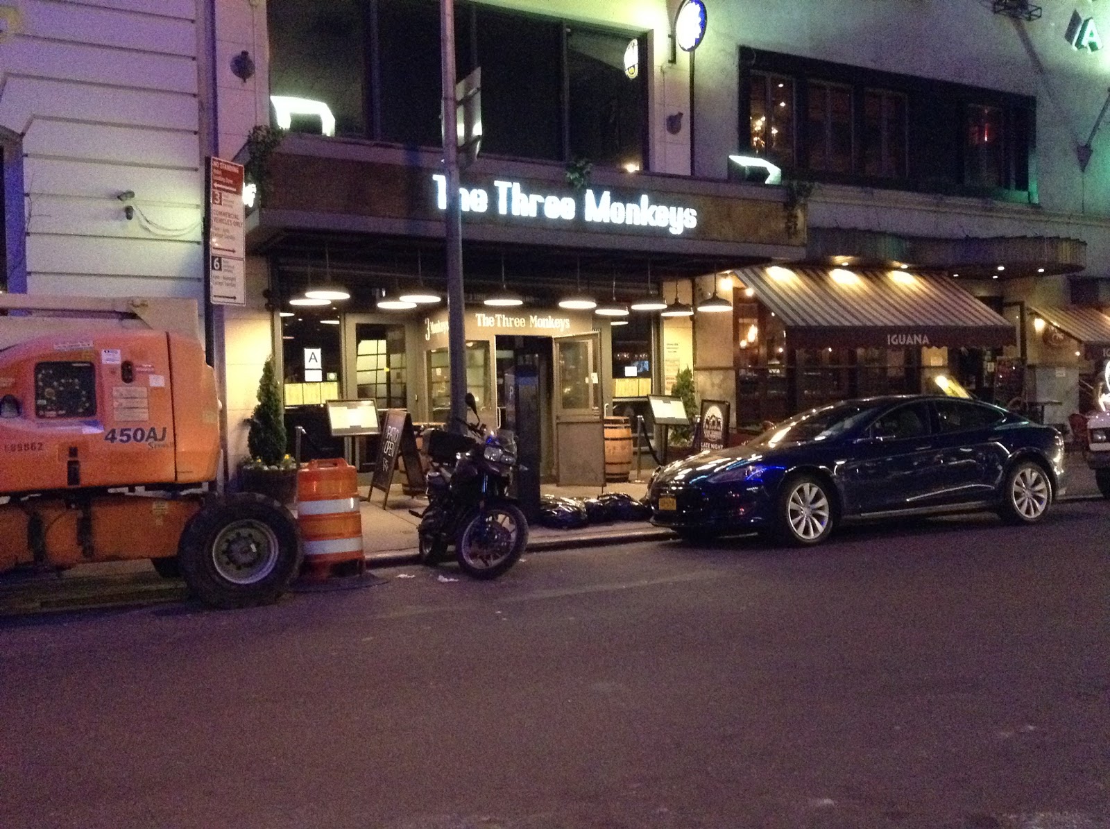 Photo of The Three Monkeys in New York City, New York, United States - 3 Picture of Restaurant, Food, Point of interest, Establishment, Bar