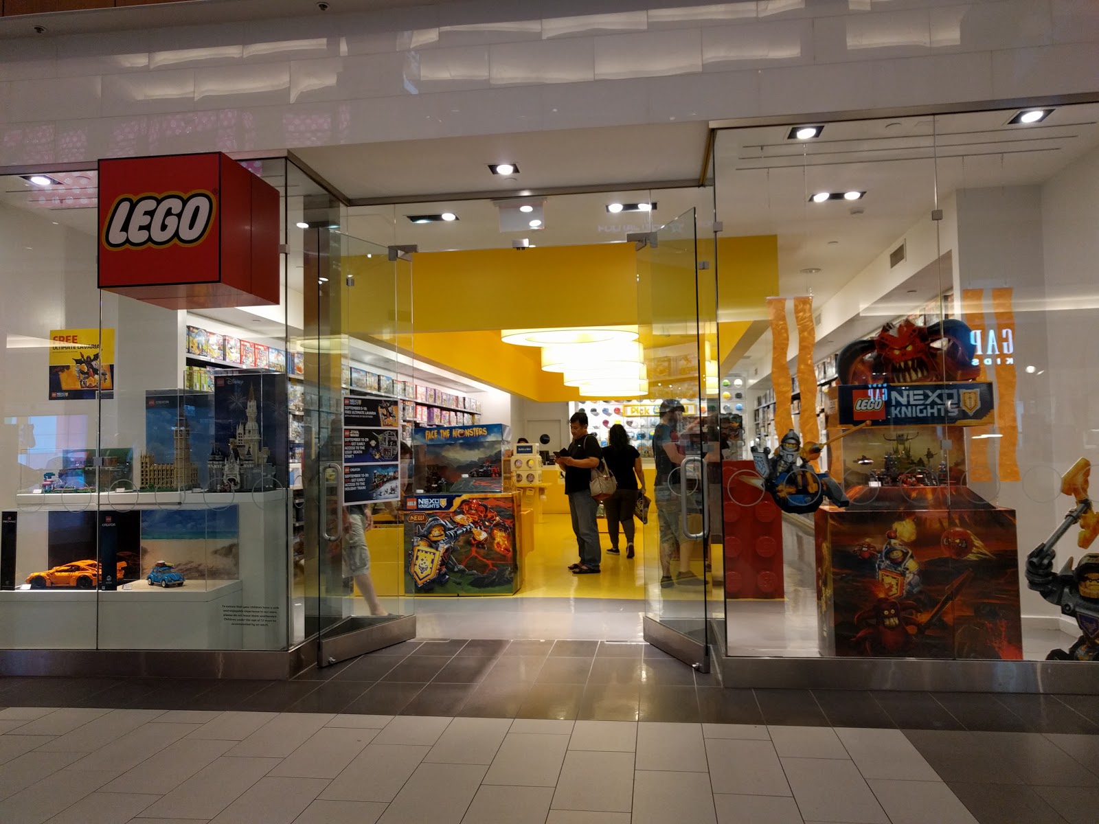 Photo of The LEGO Store in Garden City, New York, United States - 1 Picture of Point of interest, Establishment, Store