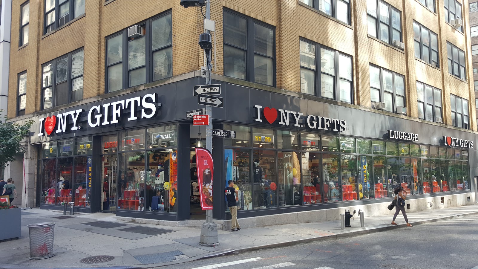 Photo of ILoveNY Gifts in New York City, New York, United States - 1 Picture of Point of interest, Establishment, Store