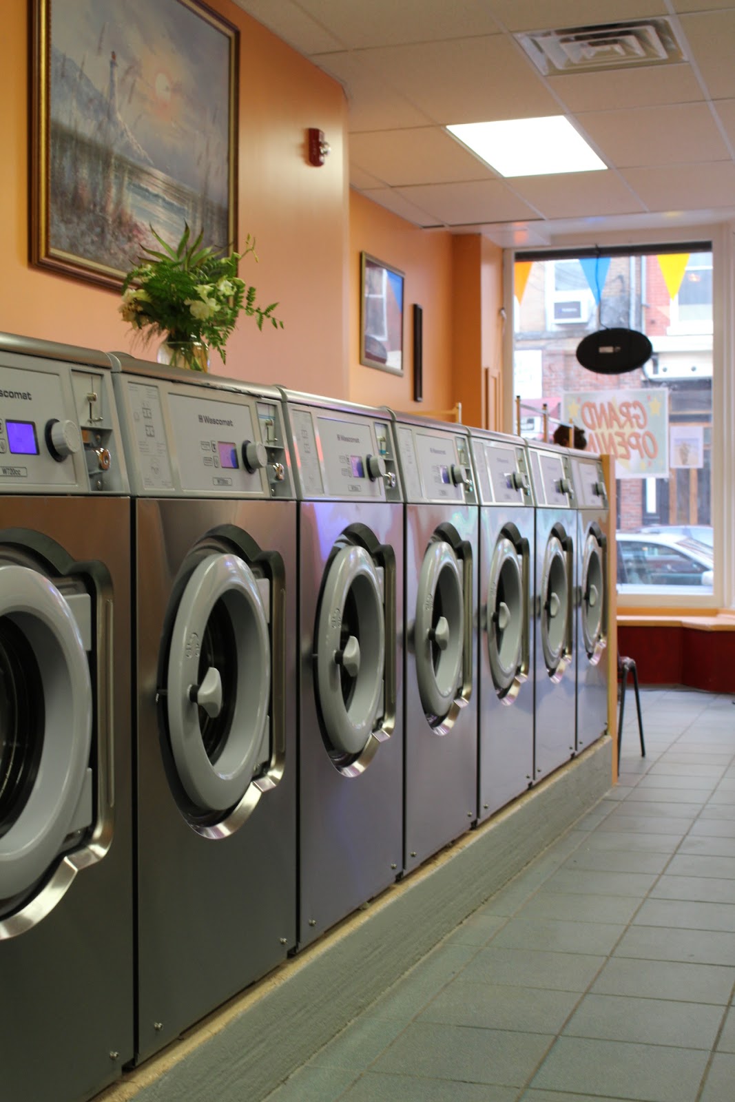 Photo of Borinquen Laundromat in Jersey City, New Jersey, United States - 9 Picture of Point of interest, Establishment, Laundry