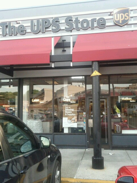 Photo of The UPS Store in Fort Lee City, New Jersey, United States - 2 Picture of Point of interest, Establishment, Finance, Store
