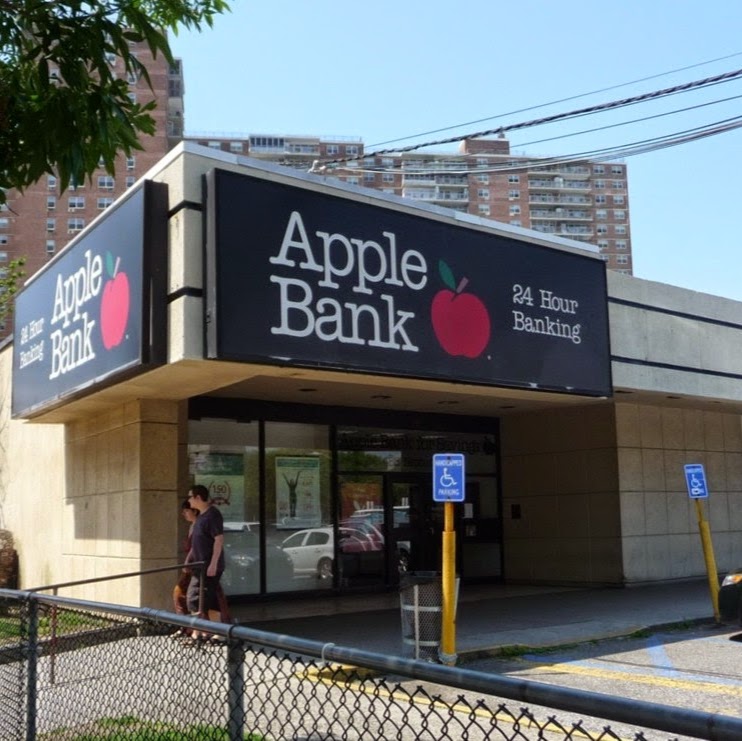 Photo of Apple Bank in Brooklyn City, New York, United States - 1 Picture of Point of interest, Establishment, Finance, Bank