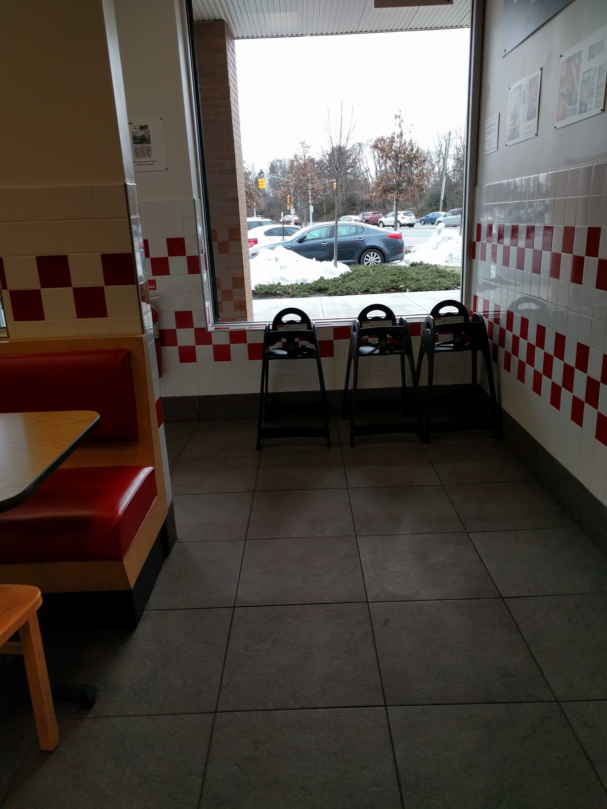 Photo of Five Guys Burgers and Fries in Staten Island City, New York, United States - 3 Picture of Restaurant, Food, Point of interest, Establishment, Meal takeaway