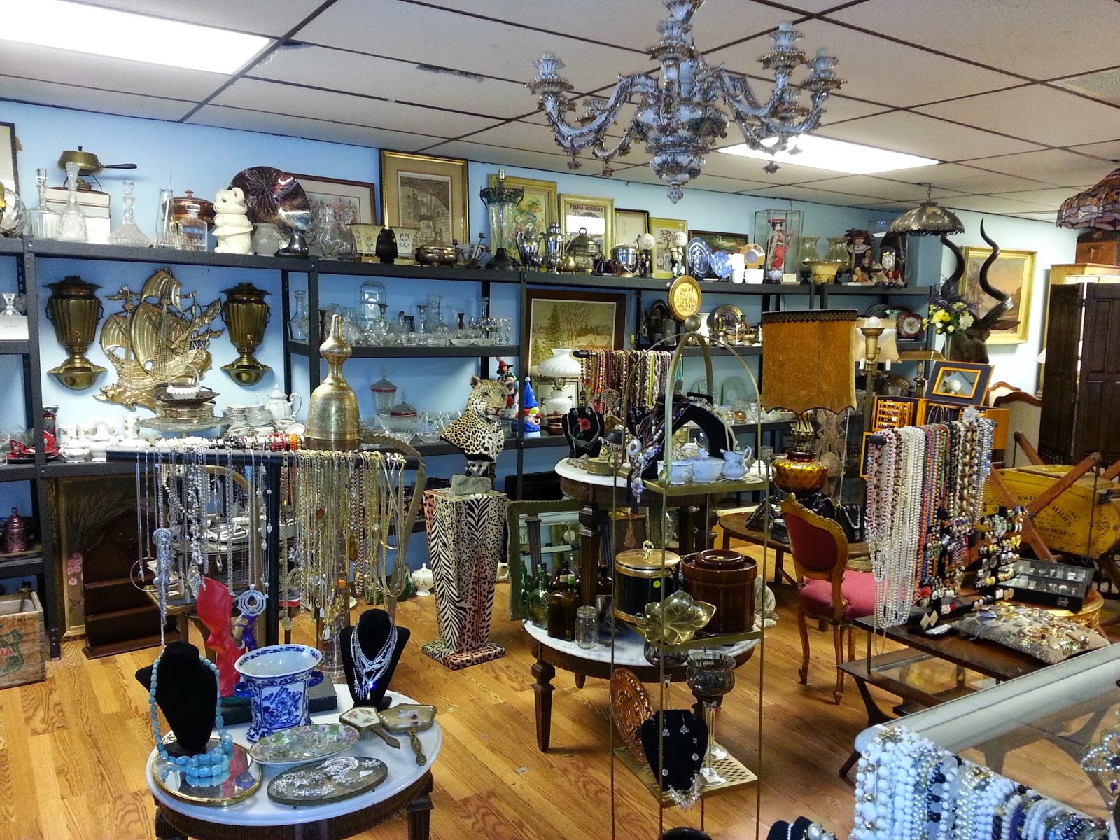 Photo of Antique Raiders Consignment Shop in Staten Island in Staten Island City, New York, United States - 7 Picture of Point of interest, Establishment, Store