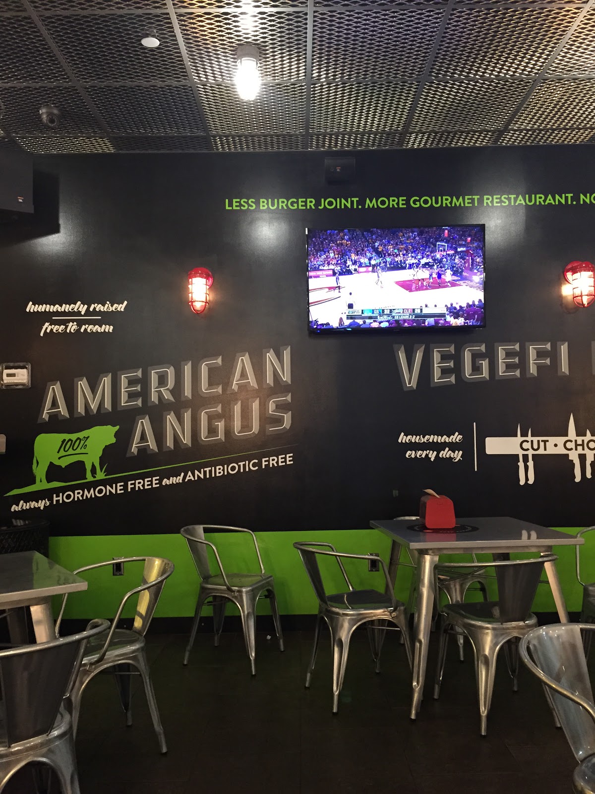 Photo of BURGERFI in Uniondale City, New York, United States - 3 Picture of Restaurant, Food, Point of interest, Establishment, Store, Bar