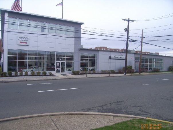 Photo of Town Audi in Englewood City, New Jersey, United States - 5 Picture of Point of interest, Establishment, Car dealer, Store, Car repair