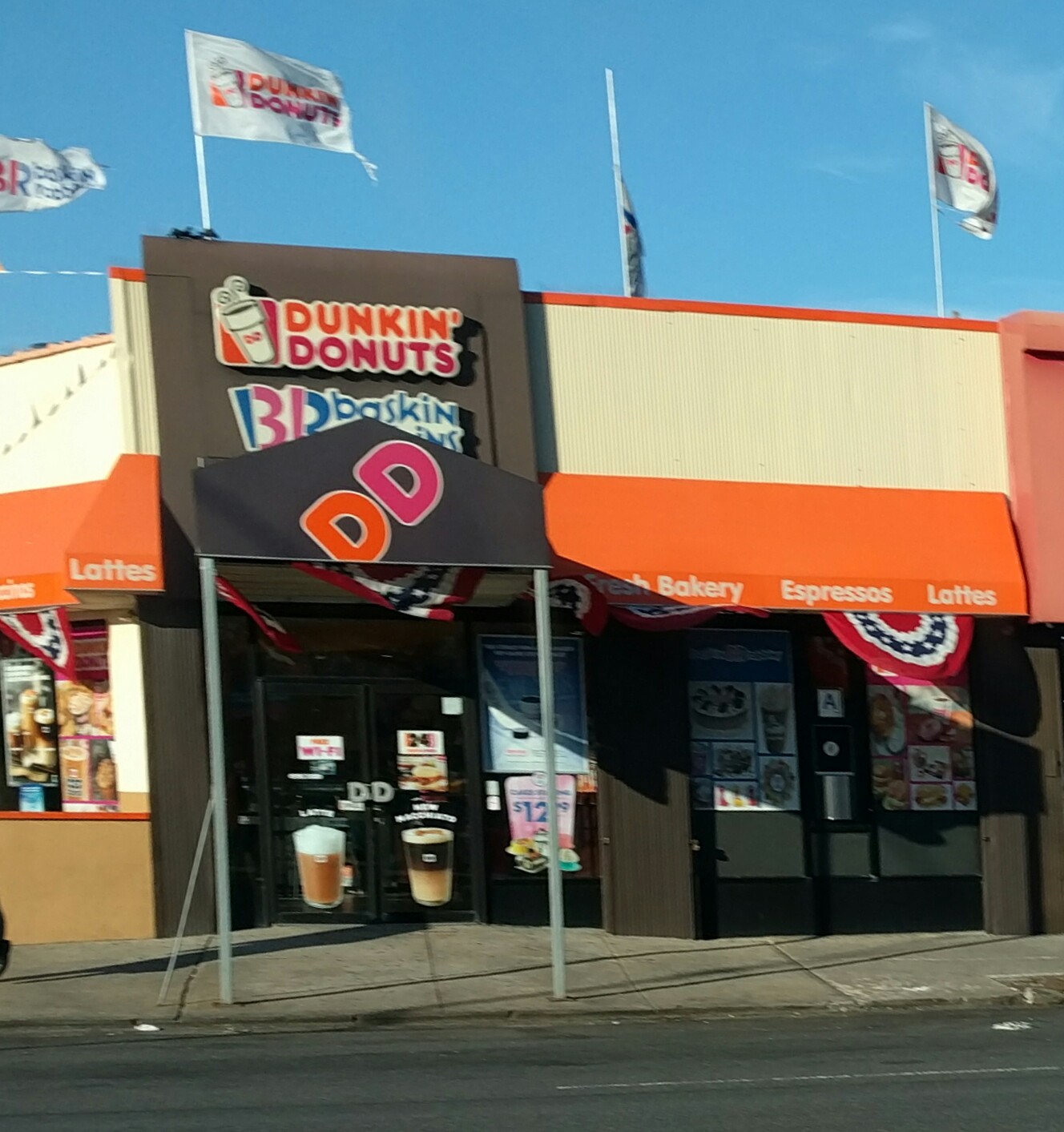 Photo of Dunkin' Donuts in East Elmhurst City, New York, United States - 1 Picture of Restaurant, Food, Point of interest, Establishment, Store, Cafe, Bar, Bakery